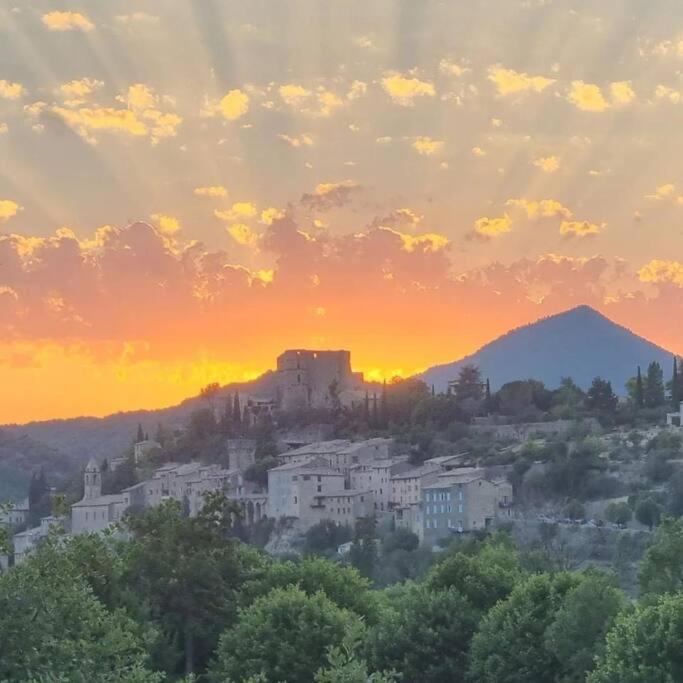 La Vue Est Belle Apartment Montbrun-les-Bains Bagian luar foto