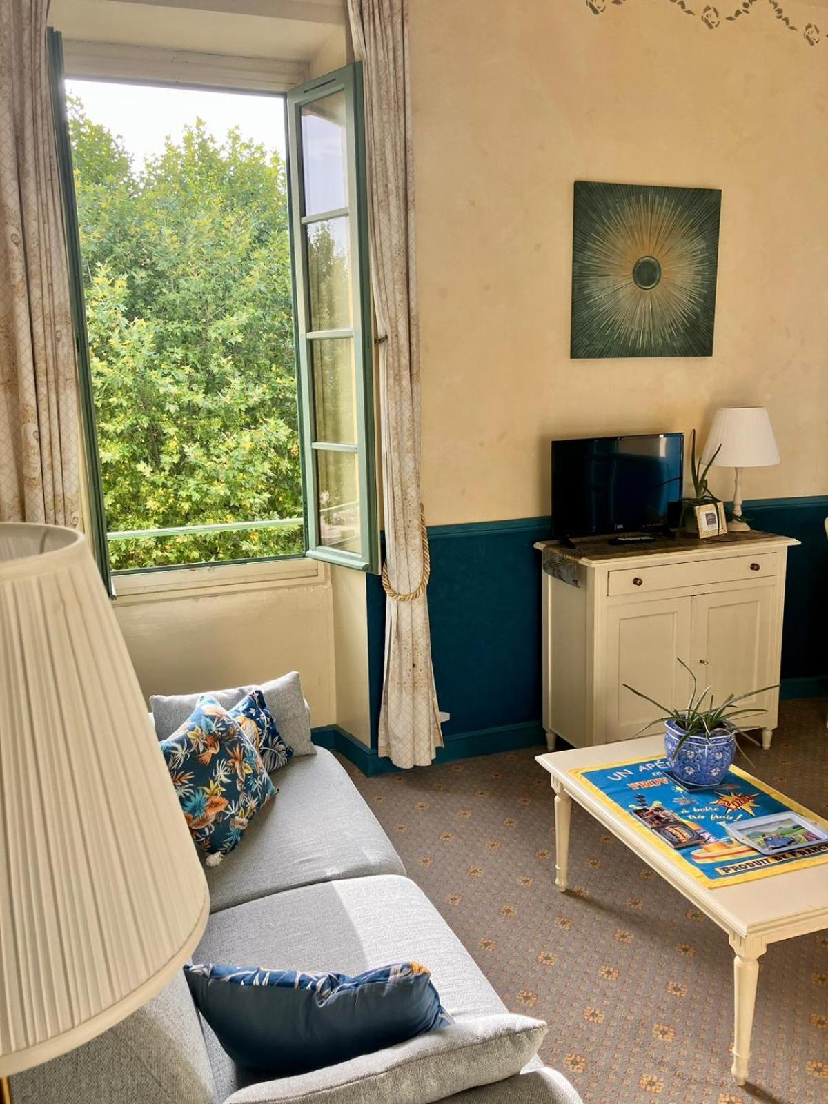 La Vue Est Belle Apartment Montbrun-les-Bains Bagian luar foto