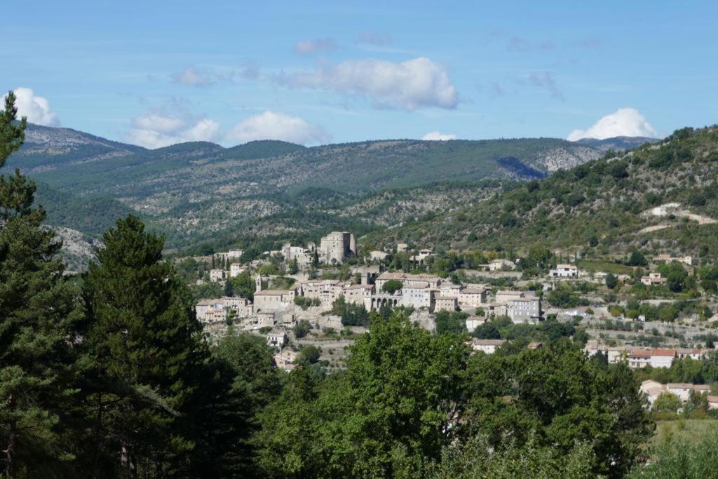 La Vue Est Belle Apartment Montbrun-les-Bains Bagian luar foto