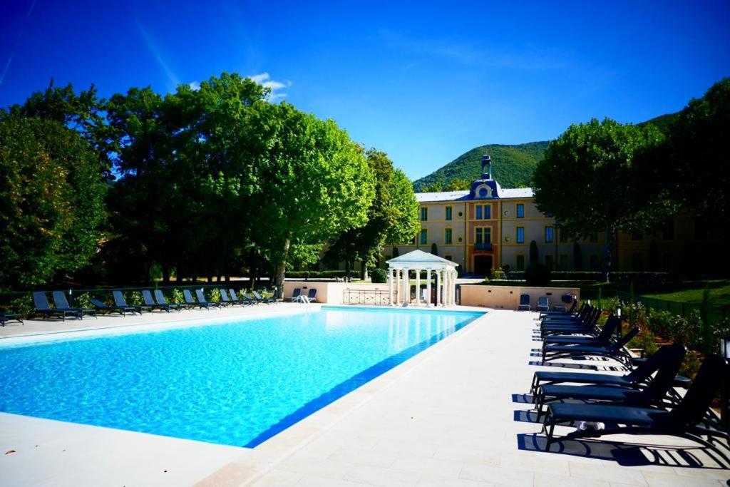 La Vue Est Belle Apartment Montbrun-les-Bains Bagian luar foto