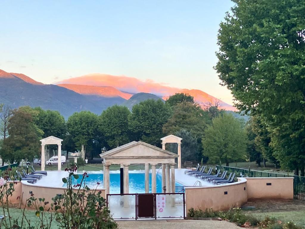 La Vue Est Belle Apartment Montbrun-les-Bains Bagian luar foto
