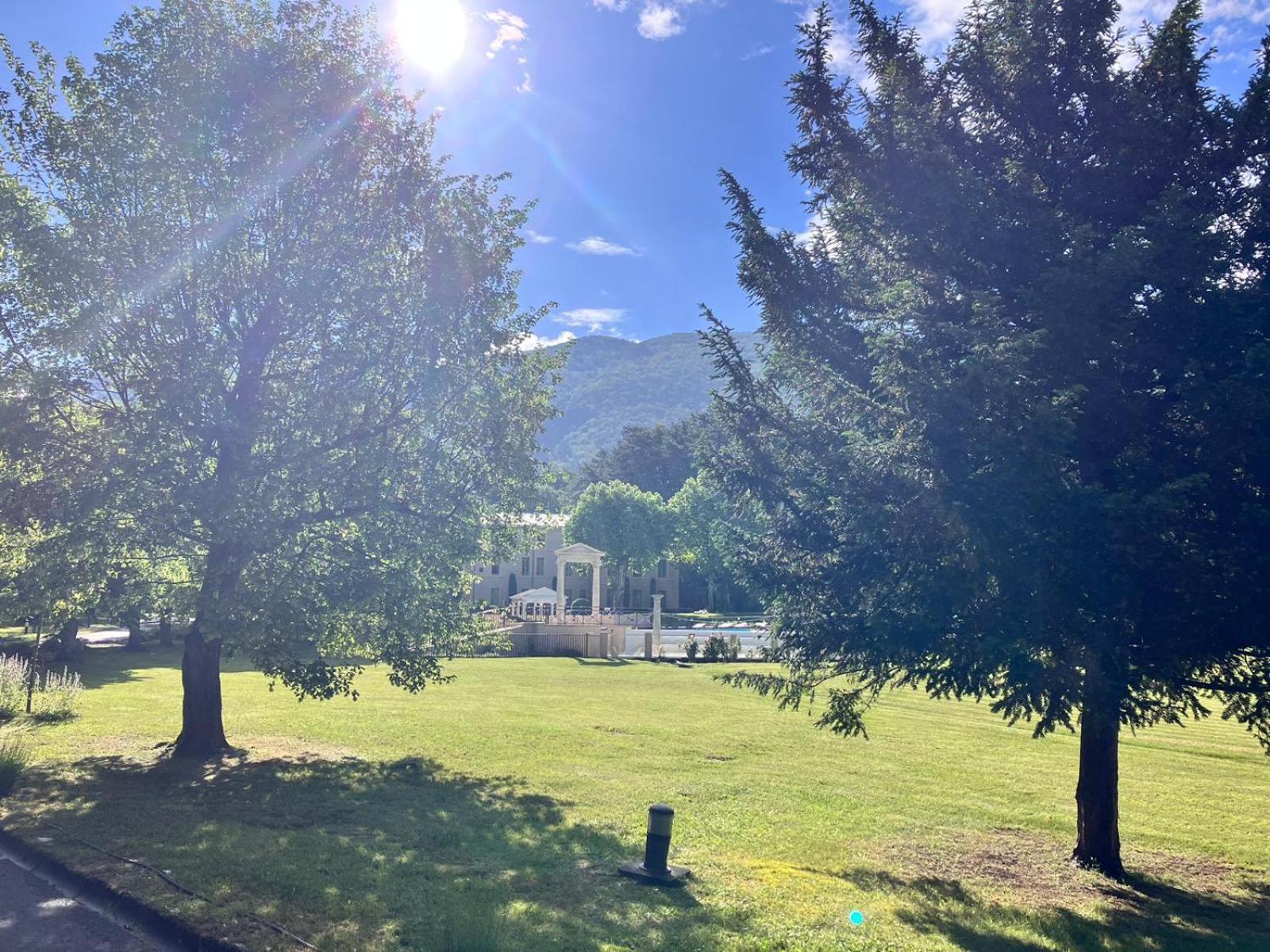 La Vue Est Belle Apartment Montbrun-les-Bains Bagian luar foto